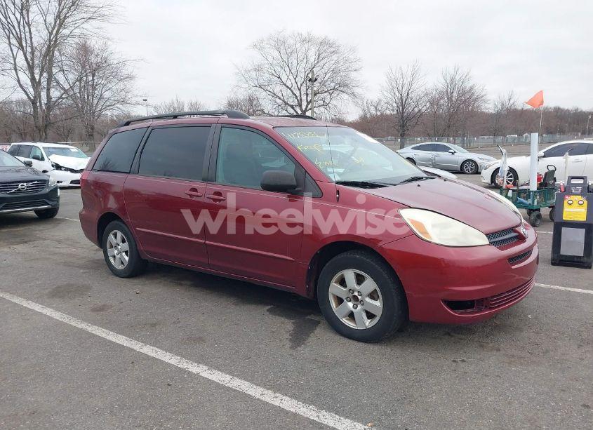 Photo 6 of 2004 Toyota Sienna LE (VIN 5TDZA23C44S129125)