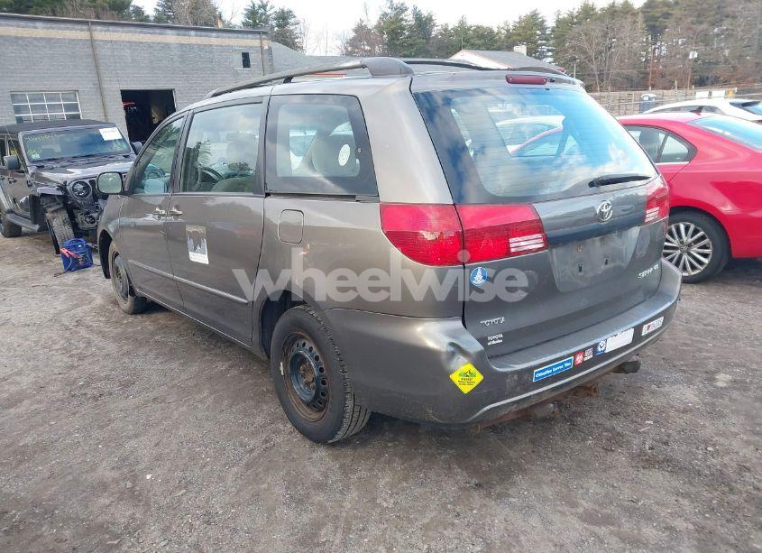 Photo 3 of 2004 Toyota Sienna CE (VIN 5TDZA23C44S169527)
