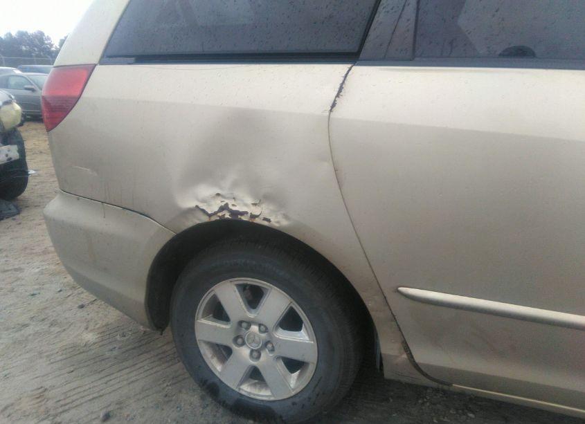 Photo 13 of 2004 Toyota Sienna LE (VIN 5TDZA23C44S175361)