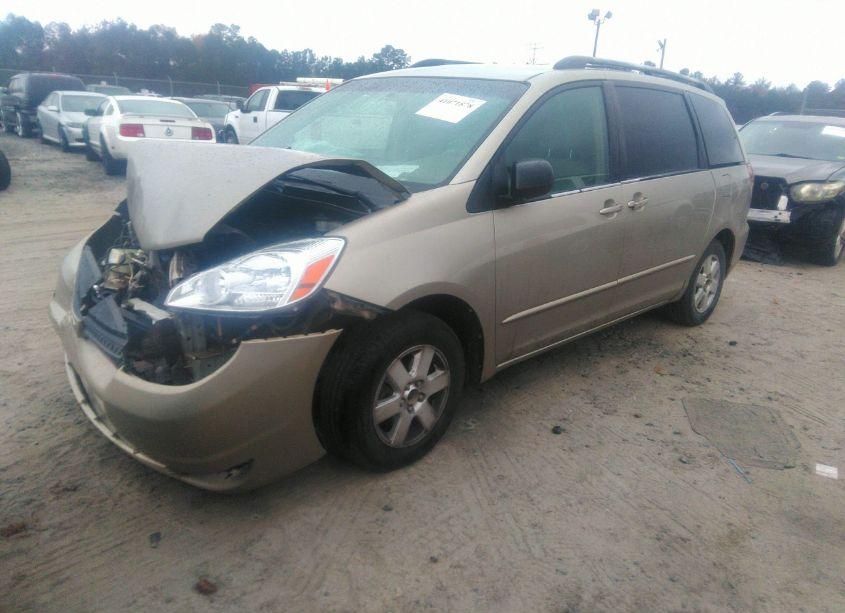 Photo 2 of 2004 Toyota Sienna LE (VIN 5TDZA23C44S175361)