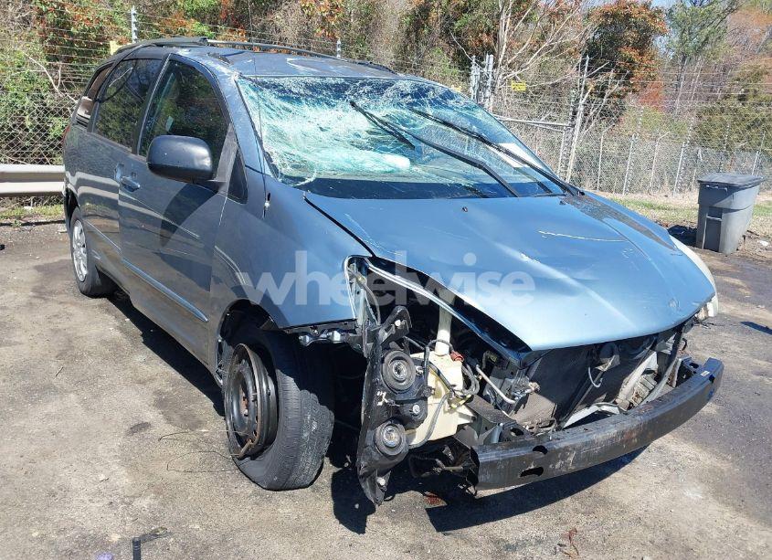 2004 Toyota Sienna CE (VIN 5TDZA23C44S182214) main photo