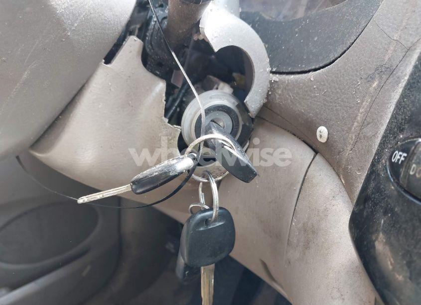 Photo 11 of 2004 Toyota Sienna CE (VIN 5TDZA23C44S182214)