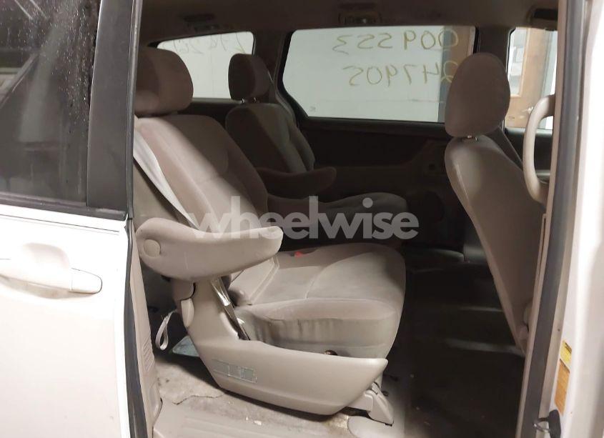 Photo 8 of 2005 Toyota Sienna LE (VIN 5TDZA23C45S247905)