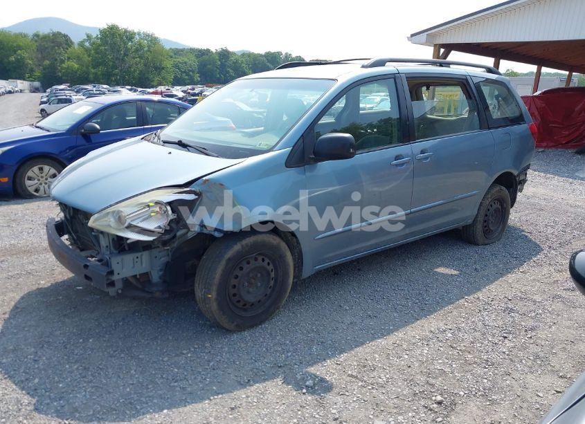 Photo 2 of 2005 Toyota Sienna CE (VIN 5TDZA23C45S289121)