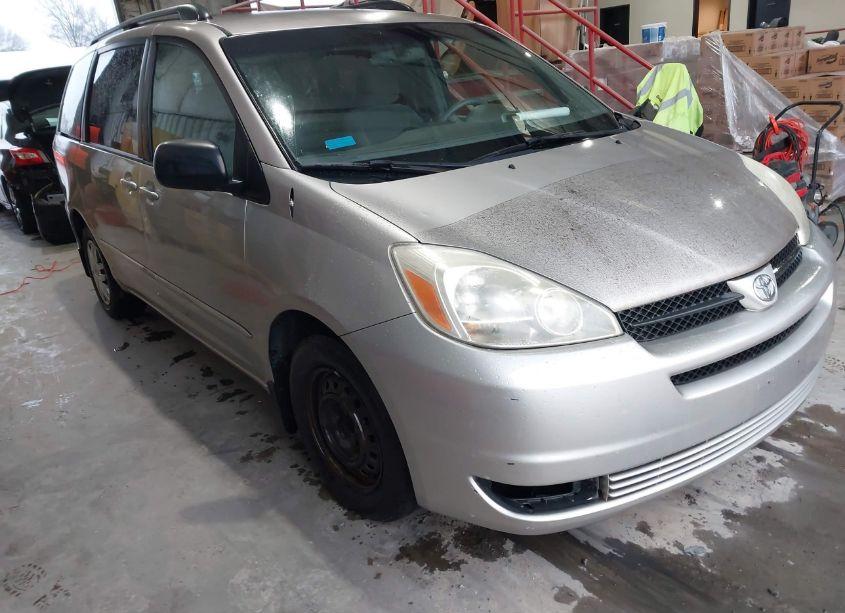 2005 Toyota Sienna LE (VIN 5TDZA23C45S297591) main photo