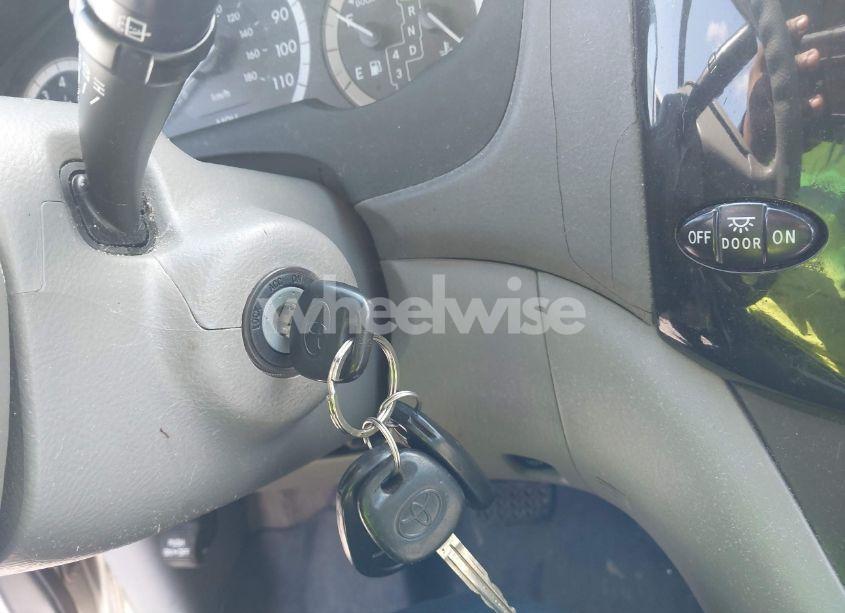 Photo 11 of 2005 Toyota Sienna LE (VIN 5TDZA23C45S299129)