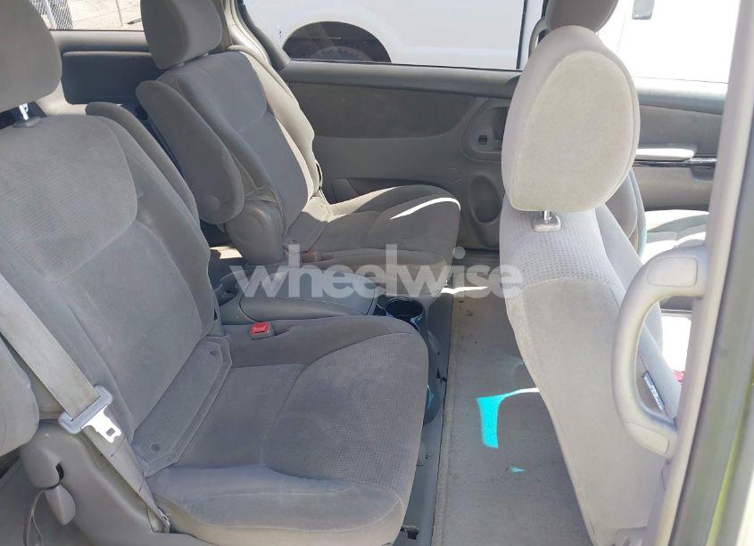Photo 8 of 2005 Toyota Sienna LE (VIN 5TDZA23C45S299129)