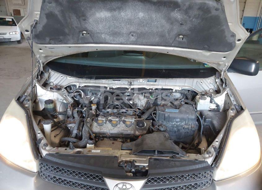 Photo 10 of 2005 Toyota Sienna LE (VIN 5TDZA23C45S327611)