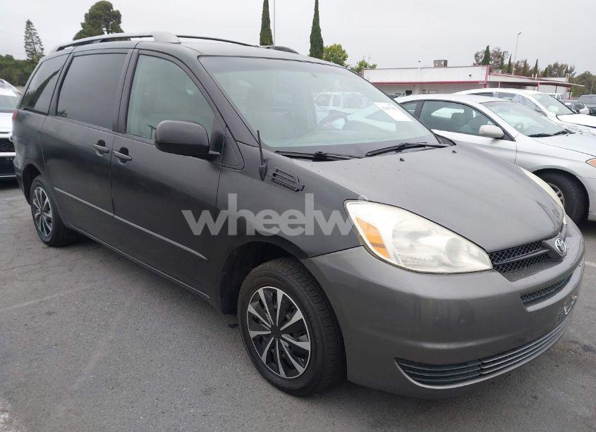 2005 Toyota Sienna LE (VIN 5TDZA23C45S342738) main photo
