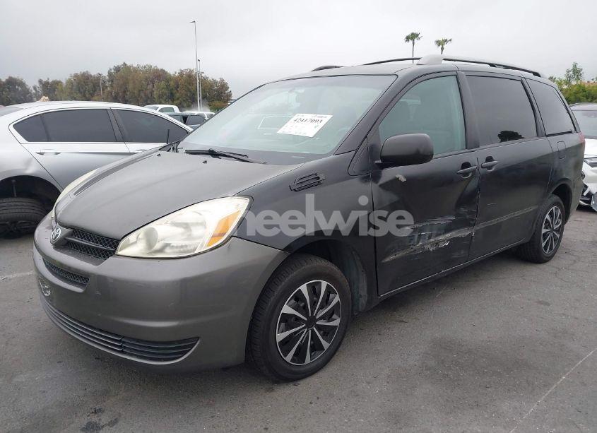 Photo 2 of 2005 Toyota Sienna LE (VIN 5TDZA23C45S342738)