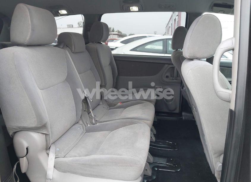 Photo 8 of 2005 Toyota Sienna LE (VIN 5TDZA23C45S342738)