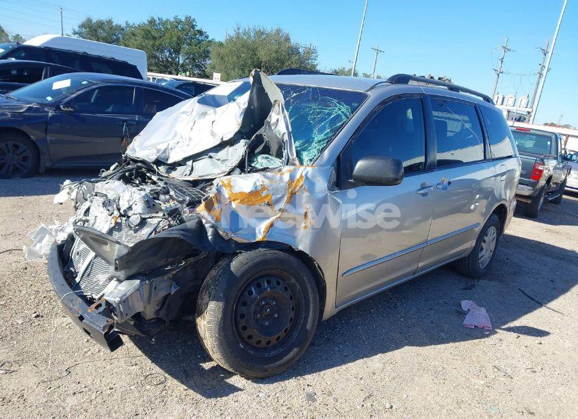 Photo 2 of 2005 Toyota Sienna CE (VIN 5TDZA23C45S361161)