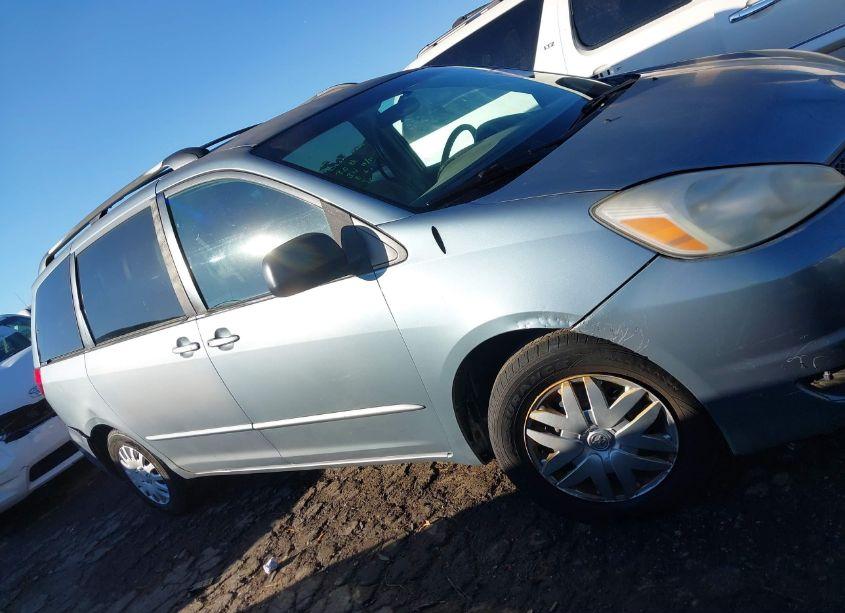 Photo 13 of 2005 Toyota Sienna LE (VIN 5TDZA23C45S362617)