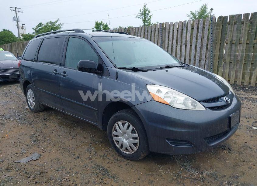 2006 Toyota Sienna LE (VIN 5TDZA23C46S392329) main photo