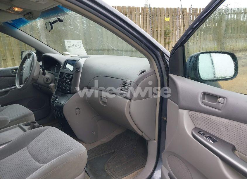 Photo 5 of 2006 Toyota Sienna LE (VIN 5TDZA23C46S392329)
