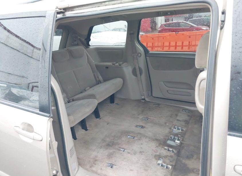 Photo 8 of 2006 Toyota Sienna LE (VIN 5TDZA23C46S433462)