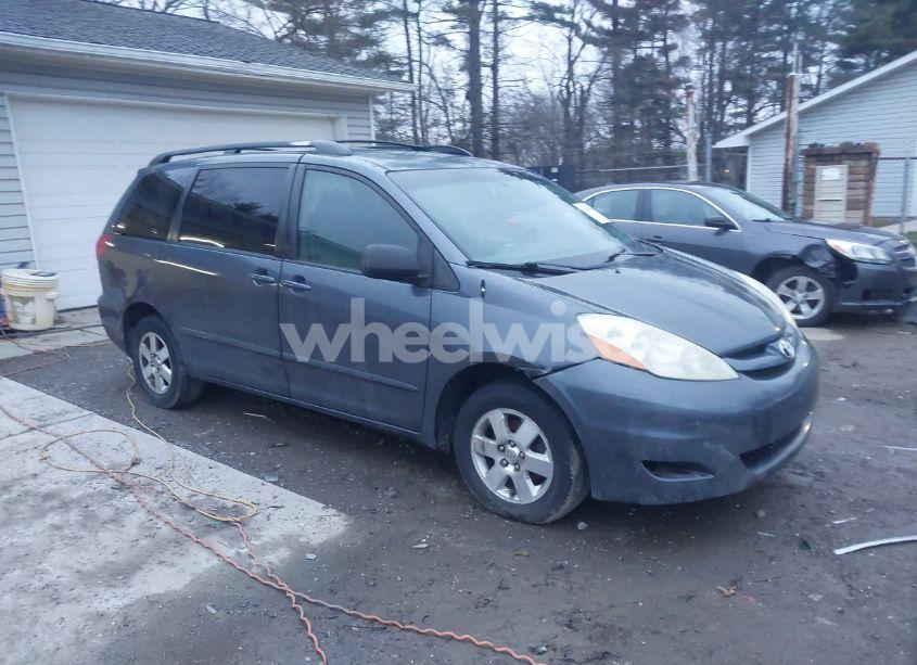 2006 Toyota Sienna LE (VIN 5TDZA23C46S504417) main photo