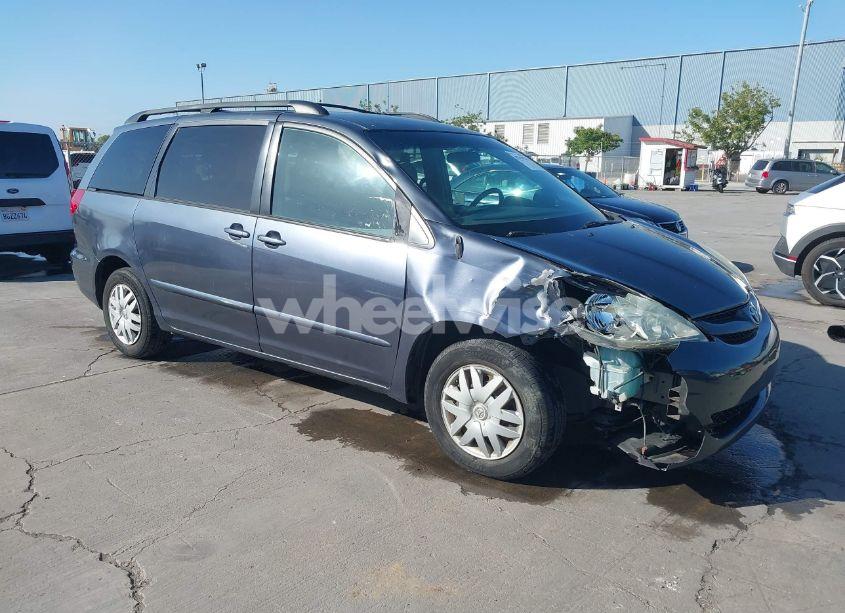 2006 Toyota Sienna LE (VIN 5TDZA23C46S511139) main photo