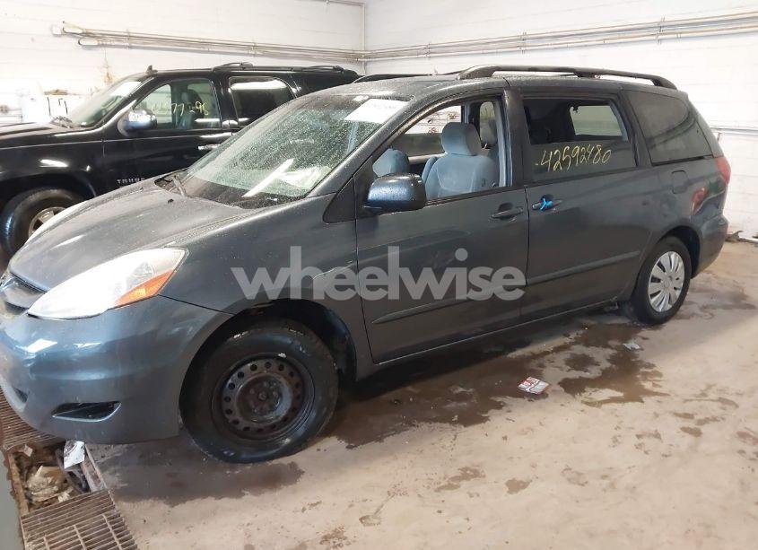 Photo 2 of 2006 Toyota Sienna CE (VIN 5TDZA23C46S519161)
