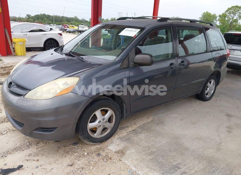 Photo 2 of 2006 Toyota Sienna CE (VIN 5TDZA23C46S528443)