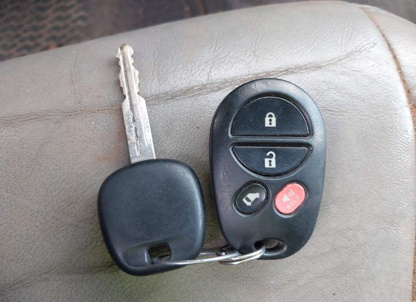 Photo 11 of 2006 Toyota Sienna LE (VIN 5TDZA23C46S530113)