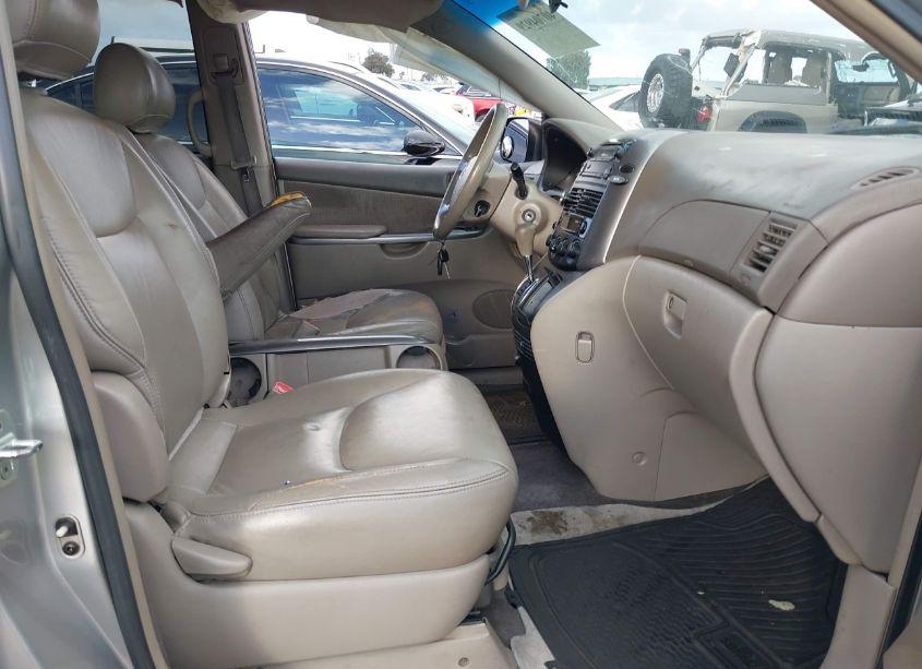 Photo 5 of 2006 Toyota Sienna LE (VIN 5TDZA23C46S530113)