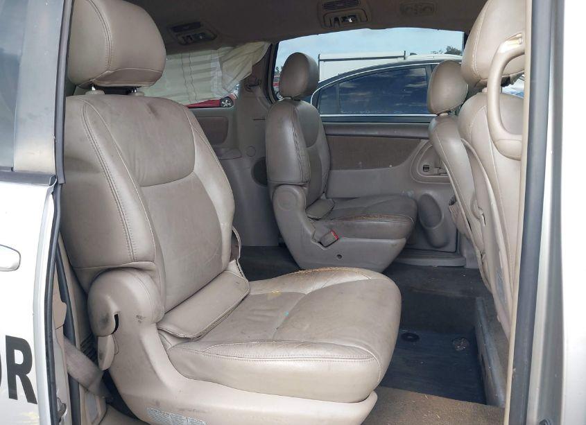 Photo 8 of 2006 Toyota Sienna LE (VIN 5TDZA23C46S530113)
