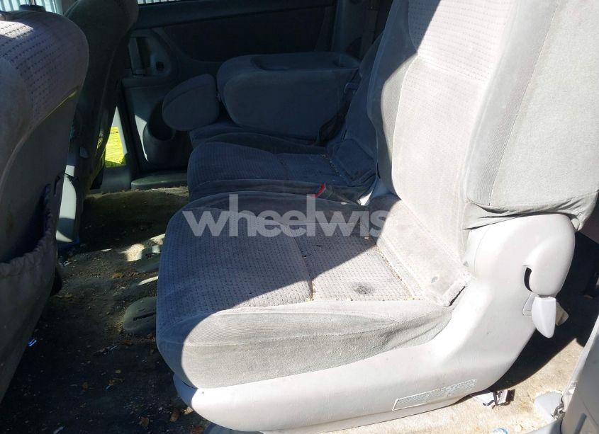 Photo 8 of 2006 Toyota Sienna LE (VIN 5TDZA23C46S537949)