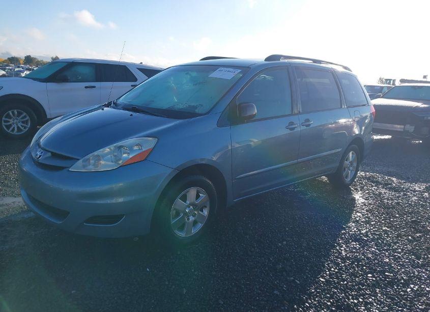 Photo 2 of 2006 Toyota Sienna LE (VIN 5TDZA23C46S557392)