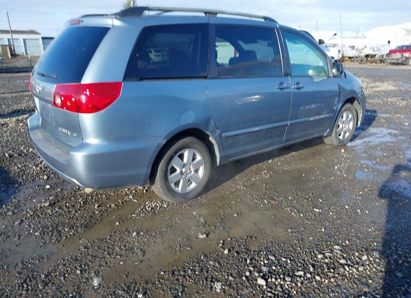 Photo 4 of 2006 Toyota Sienna LE (VIN 5TDZA23C46S557392)