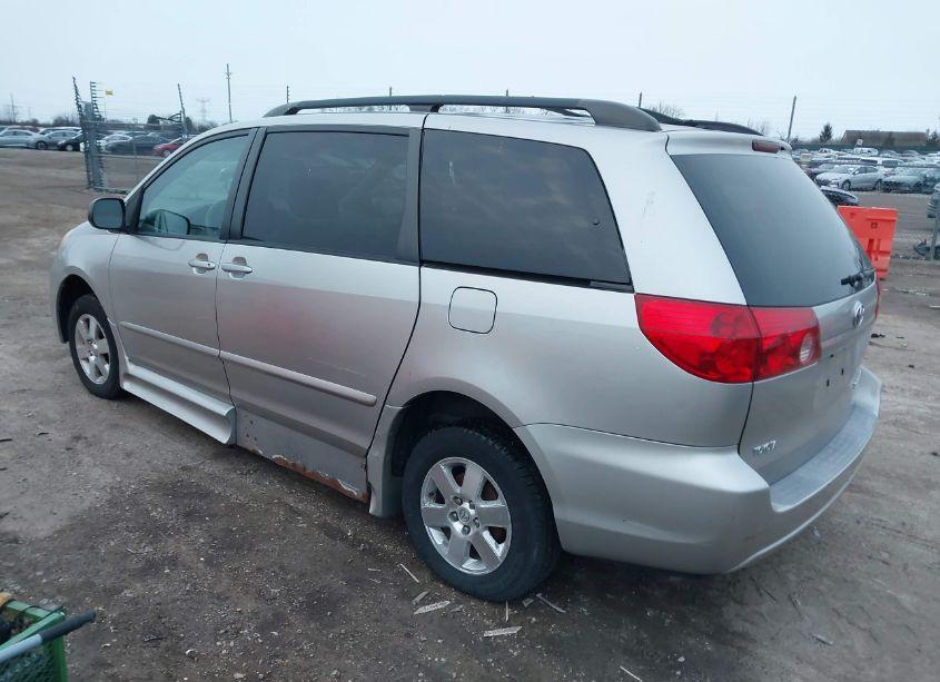 Photo 3 of 2006 Toyota Sienna LE (VIN 5TDZA23C46S565766)