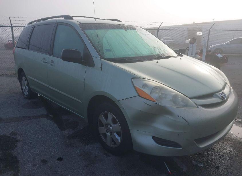 2006 Toyota Sienna LE (VIN 5TDZA23C46S568960) main photo