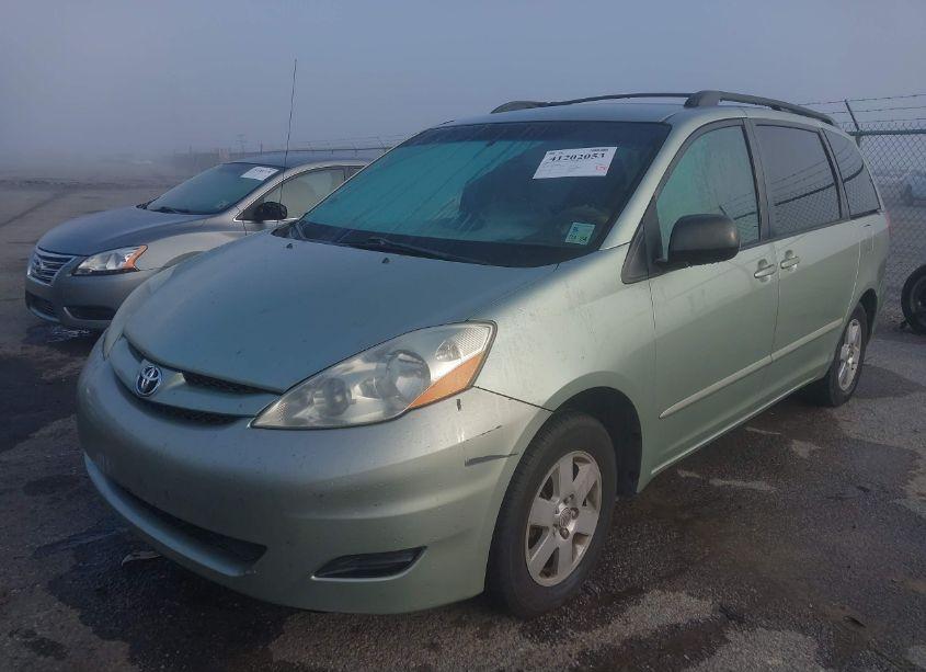 Photo 2 of 2006 Toyota Sienna LE (VIN 5TDZA23C46S568960)