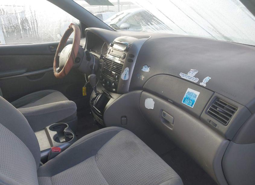 Photo 5 of 2006 Toyota Sienna LE (VIN 5TDZA23C46S568960)