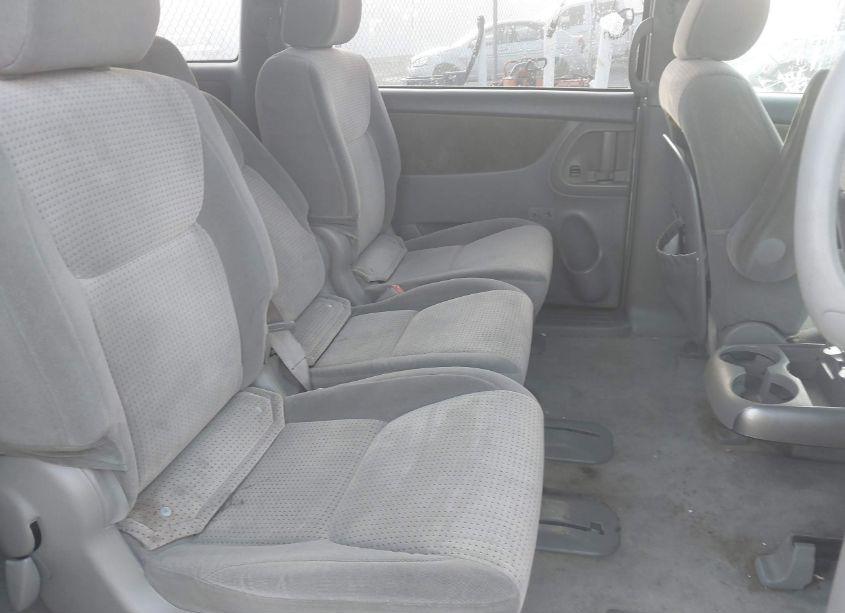 Photo 8 of 2006 Toyota Sienna LE (VIN 5TDZA23C46S568960)
