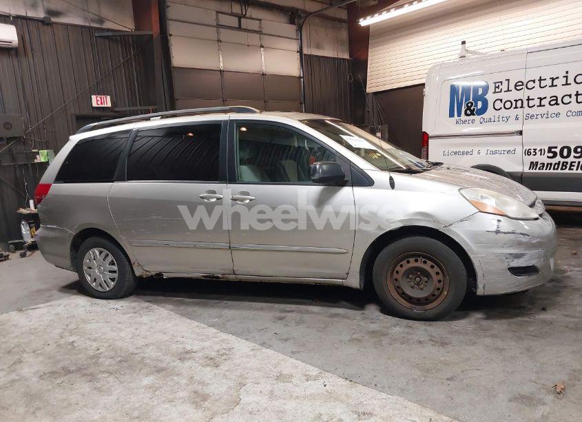 Photo 14 of 2006 Toyota Sienna LE (VIN 5TDZA23C46S570269)