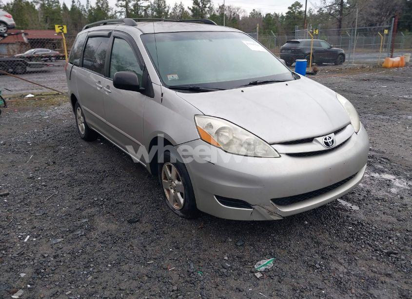 2006 Toyota Sienna LE (VIN 5TDZA23C46S570756) main photo