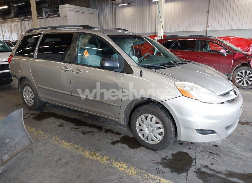 2006 Toyota Sienna LE (VIN 5TDZA23C46S579781) main photo