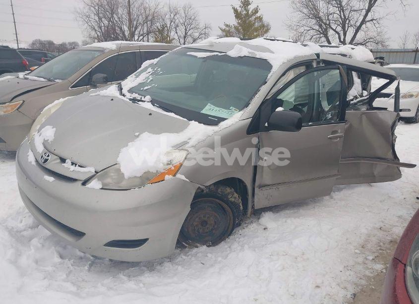 Photo 2 of 2006 Toyota Sienna CE (VIN 5TDZA23C46S581398)