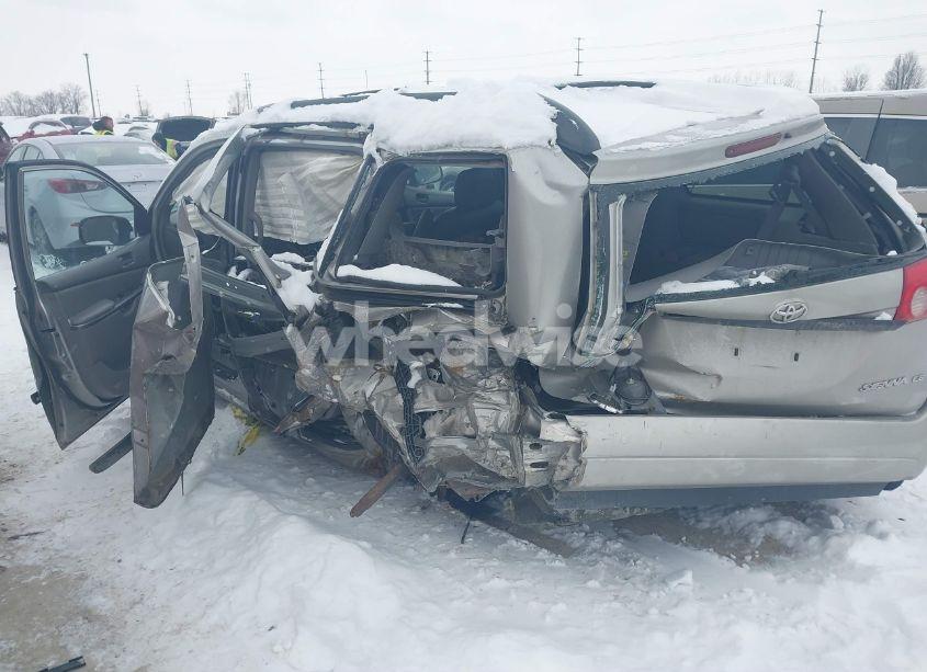 Photo 6 of 2006 Toyota Sienna CE (VIN 5TDZA23C46S581398)
