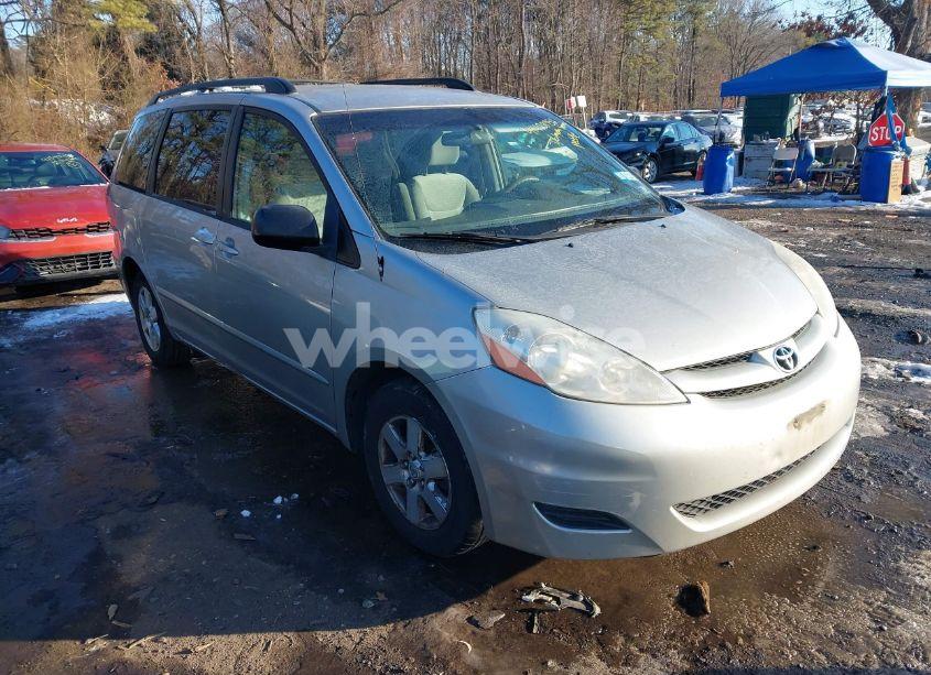 2006 Toyota Sienna LE (VIN 5TDZA23C46S583233) main photo