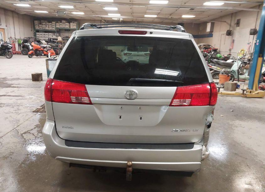 Photo 16 of 2004 Toyota Sienna LE (VIN 5TDZA23C54S006837)