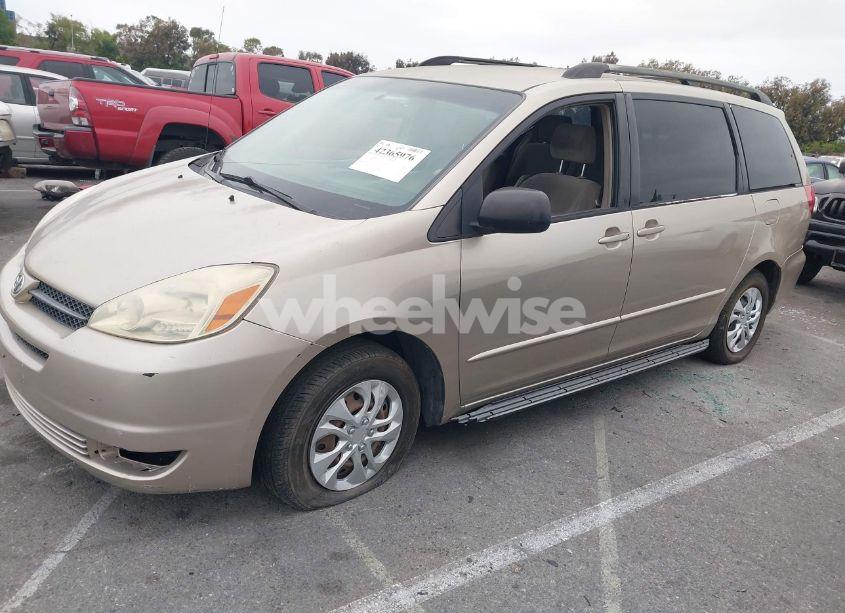 Photo 2 of 2004 Toyota Sienna LE (VIN 5TDZA23C54S009561)
