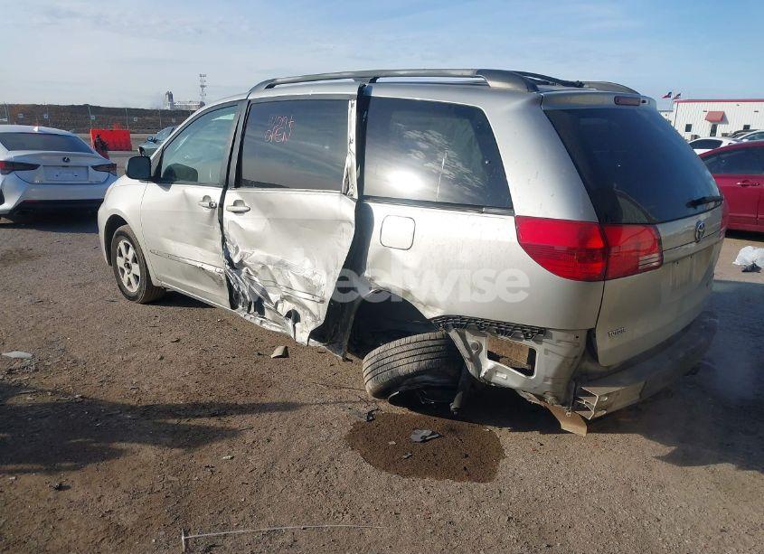 Photo 3 of 2004 Toyota Sienna LE (VIN 5TDZA23C54S036436)