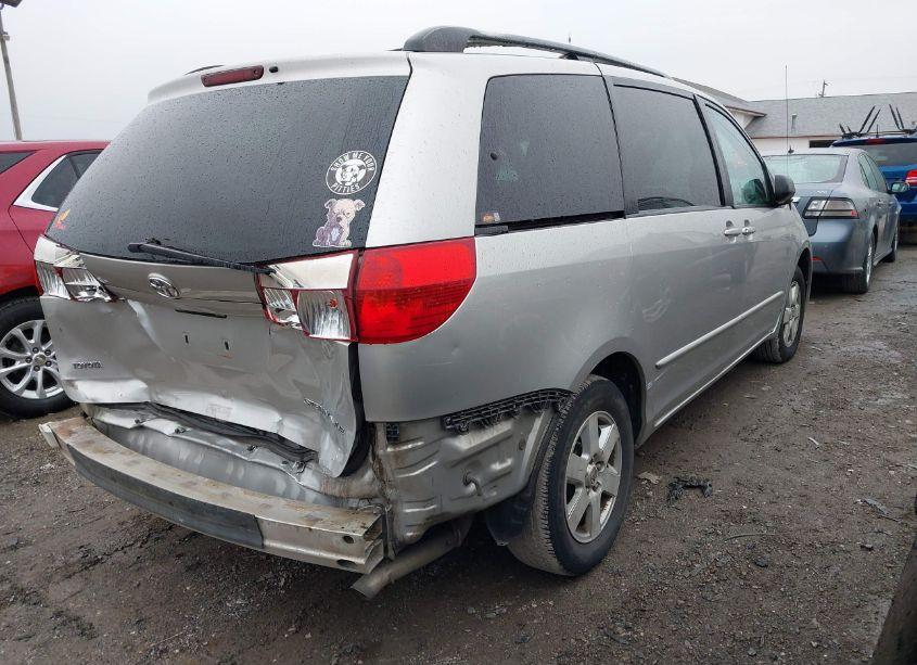 Photo 4 of 2004 Toyota Sienna LE (VIN 5TDZA23C54S062731)