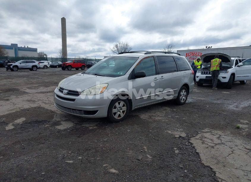 Photo 2 of 2004 Toyota Sienna LE (VIN 5TDZA23C54S088410)