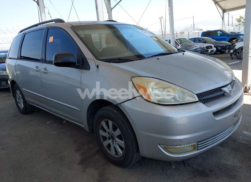 2004 Toyota Sienna LE (VIN 5TDZA23C54S112074) main photo