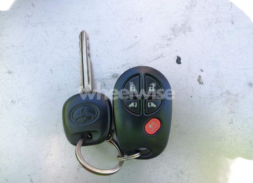 Photo 11 of 2004 Toyota Sienna LE (VIN 5TDZA23C54S112074)