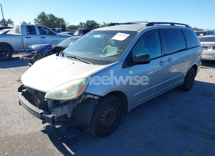 Photo 2 of 2004 Toyota Sienna LE (VIN 5TDZA23C54S128209)