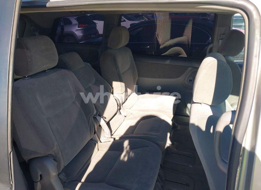 Photo 8 of 2004 Toyota Sienna LE (VIN 5TDZA23C54S128209)